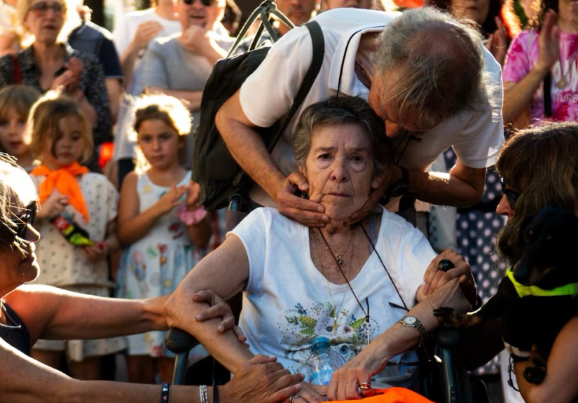 Maricarmen, 87 años, desahuciada de su hogar.